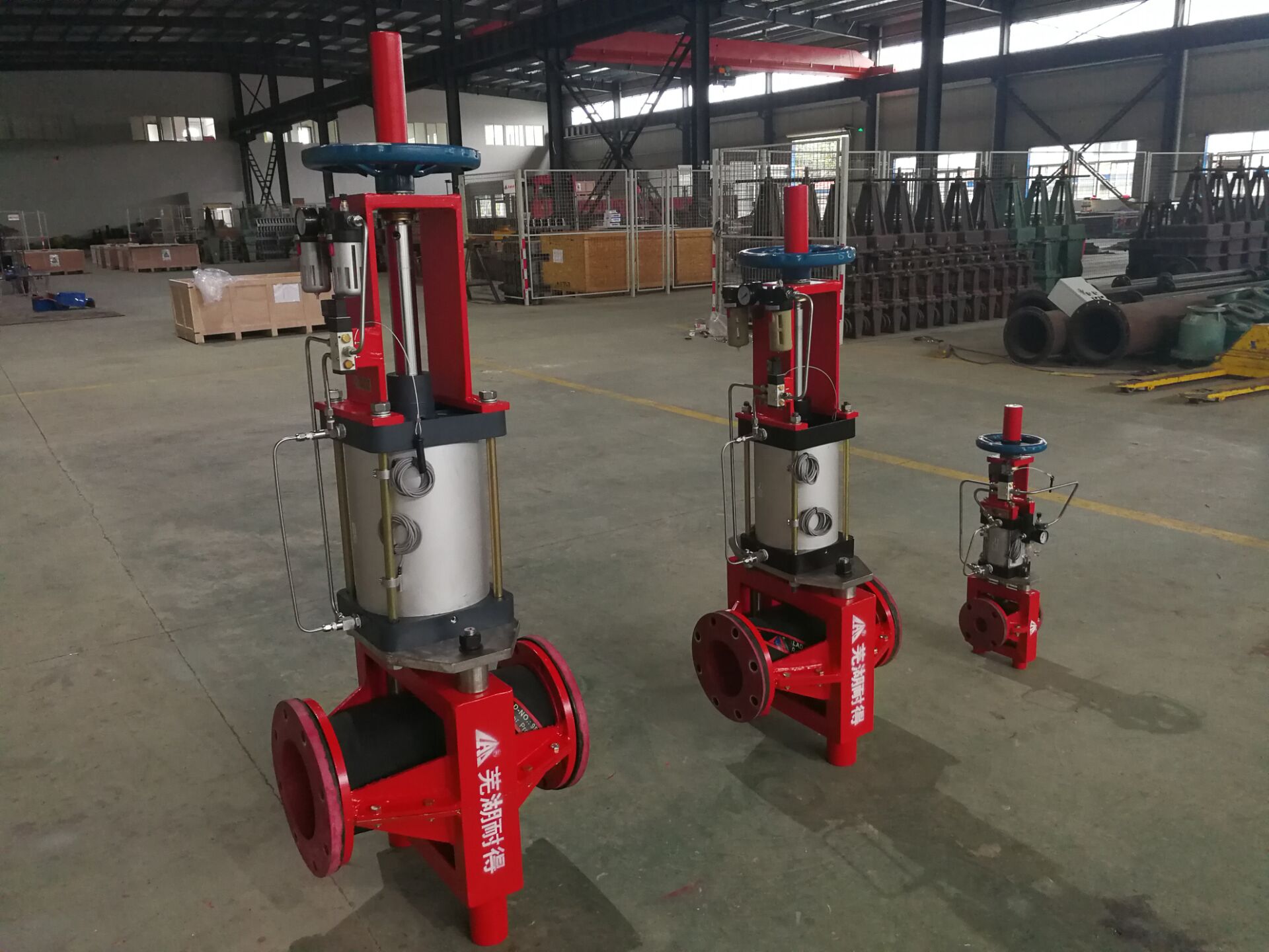 帶手輪氣動(dòng)管夾閥